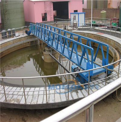 回轉(zhuǎn)式刮泥機(jī)